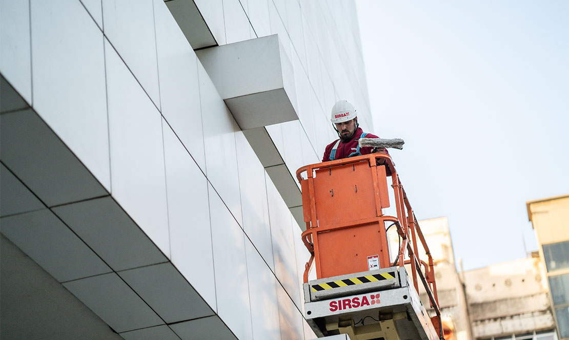 Durante los últimos ocho años SIRSA se ha encargado del servicio de mantenimiento de limpieza de este singular edificio de Barcelona 